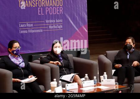 Mexiko-Stadt, Mexiko, 28. Juni 2021 Laura Rojas, Bundesabgeordnete der Nationalen Aktionspartei Mexikos, spricht während der Konferenz über die Initiative "Rebellen mit einer Sache, die Macht transformieren", mit dem Ziel, eine gerechte, gerechte und egalitäre Gesellschaft aufzubauen, Deren Prämisse es ist, Frauen und Mädchen ein Leben ohne Gewalt zu garantieren. Quelle: Luis Barron/Eyepix Group/Alamy Live News Stockfoto