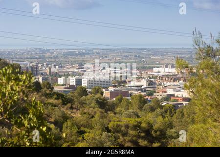 Blick auf den Baix Llobregat, der der Stadt Barcelona und dem Mittelmeer am nächsten liegt. Stockfoto