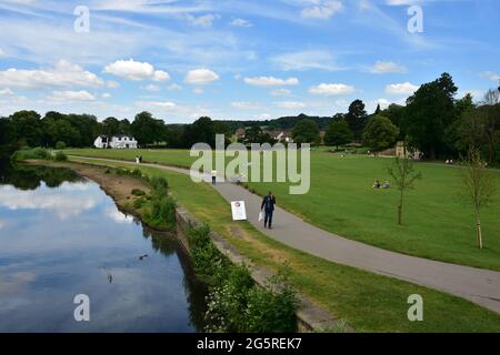 Der Fluss Aire und Roberts Park, Saltaire, Shipley, West Yorkshire Stockfoto