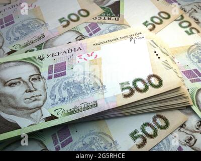 Geld der Ukraine. Ukrainische Griwna Rechnungen. UAH-Banknoten. 500 hryvni. Handel, Finanzen, Nachrichten Hintergrund. Stockfoto