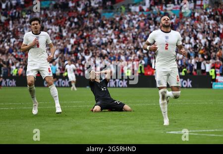 London, Großbritannien. Juni 2021. Fußball: Europameisterschaft, England - Deutschland, Finalrunde, 16. Runde im Wembley-Stadion. Der deutsche Thomas Müller reagiert, nachdem er seine Chance auf ein Tor verpasst hat. Quelle: Christian Charisius/dpa/Alamy Live News Stockfoto