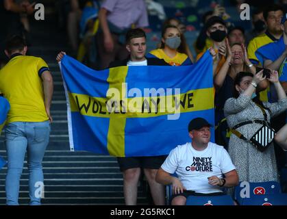 Hampden Park, Glasgow, Großbritannien. Juni 2021. EUFA Fußball-Europameisterschaft 2020, 16. Runde, Schweden gegen die Ukraine; schwedischer Fußballfan Kredit: Action Plus Sports/Alamy Live News Stockfoto