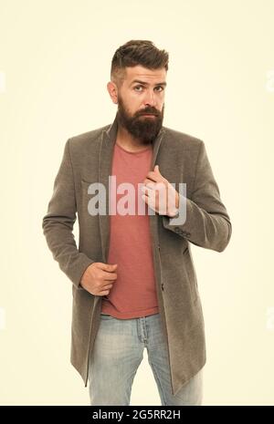 Wie gefällt Ihnen mein Stil? Bärtige Hipster brutale Person. Lässiges Outfit. Schule der guten Manieren. Tipps und Tricks schöner Mann. Attraktiv und hübsch Stockfoto