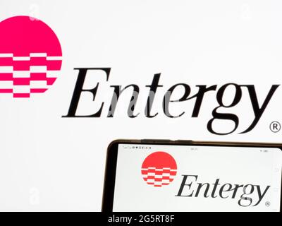 Ukraine. Juni 2021. In dieser Abbildung ist ein Logo der Entergy Corporation zu sehen, das auf einem Smartphone angezeigt wird. Kredit: Igor Golovniov/SOPA Images/ZUMA Wire/Alamy Live Nachrichten Stockfoto