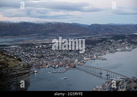 Blick auf Tromso vom Mount Storsteinen in Norwegen Stockfoto