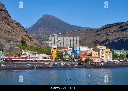 bucht von El Puerto de Tazacorte auf La Palma, im Hintergrund die Ausläufer der Caldera de Taburiente, Kanarische Inseln, La Palma, El Puerto de Tazacorte Stockfoto