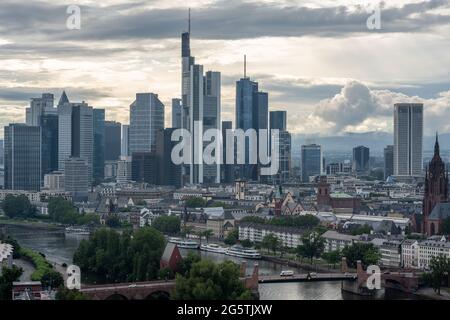 Architektur, Reisen, Deutschland, Hessen, Frankfurt am Main, Stadt, Juni 24. Ein Blick auf die Skyline von Frankfurt, , (Foto: Ulrich Roth, www.ulr Stockfoto