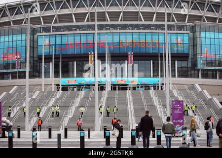 London, Großbritannien. Juni 2021. Die Schritte im Wembley-Stadion während des Spiels der UEFA EURO 2020-Gruppe der England gegen Deutschland von 16 im Wembley-Stadion, London, Großbritannien, am 29. Juni 2020. Kredit: Paul Marriott/Alamy Live Nachrichten Stockfoto