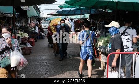 Klong Toey Market Wet Market Bangkok Thailand größter Lebensmittelverteiler in Südostasien Stockfoto