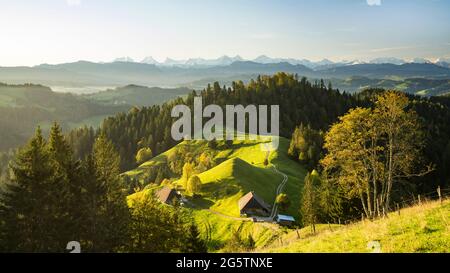 View on the Emmental von der Lüderenalp aus in the Gem. Langrau im Emmental am 11.10.19. Foto: Markus Bolliger Stockfoto