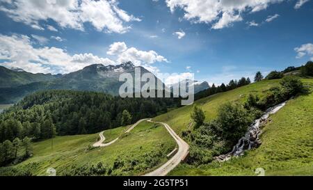 Oberengadiner Landschaft bei Grevasalvas aus der Region Gem. Sils im Engadin/Segl, am 20.07.19. Stockfoto