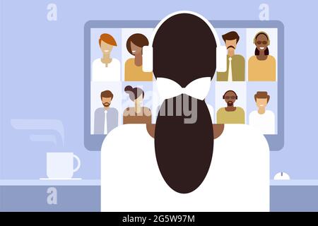 Ein Mädchen, das an einem Webtreffen mit vielen Menschen auf ihrem Computerbildschirm teilnimmt Stock Vektor
