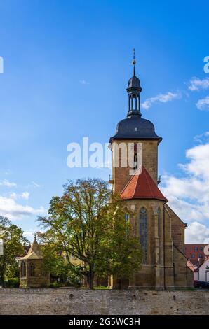 Kapelle und Kirche von Regiswindi aus dem Hof des heutigen Rathauses Grafenburg in Lauffen am Neckar, Baden-Württemberg, Deutschland. Stockfoto