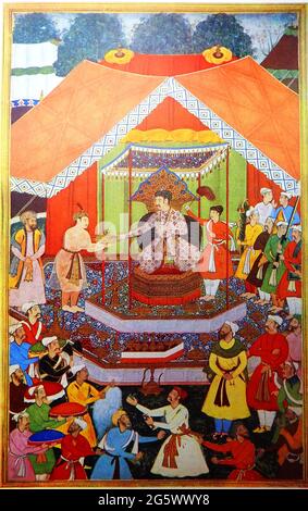 Eine frühe (ca. 1940er) Farbdarstellung von Kaiser Akbar, der 1571 von seinem Pflegebruder in Dipalpur, Punjab, Indien, unterhalten wurde - Abu'l-Fath Jalal-ud-din Muhammad Akbar, auch bekannt als Akbar I, Akbar der 1., Akbar der große, ابو الفتح جلال الدين محمد اكبر. Er war der dritte Mogul-Kaiser, der von 1556 bis 1605 regierte. Seine Kaiserin war Ruqaiya Sultan Begum. Stockfoto