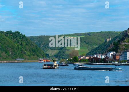 Kleinstadt St. Goarshausen an der Loreley, Oberes Mittelrheintal, UNESCO-Weltkulturerbe, Rheinland-Pfalz, Deutschland Stockfoto