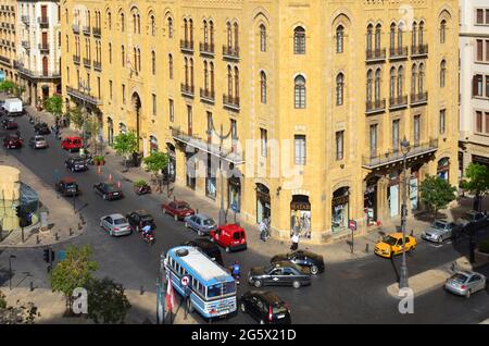 LIBANON. BEIRUT. MINET EL-HOSN. DAS GESAMTE HISTORISCHE ZENTRUM VON BEIRUT (HIER WEYGAND STRASSE) WIRD MIT DER GEBÄUDEGRUPPE SOL UMGEBAUT Stockfoto