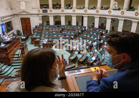 Die Abbildung zeigt eine Plenarsitzung der Kammer im Bundestag in Brüssel, Mittwoch, den 30. Juni 2021. BELGA FOTO NICOLAS MAETERL Stockfoto