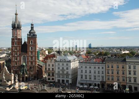 Marienbasilika und Marktplatz, Krakau, Polen Stockfoto