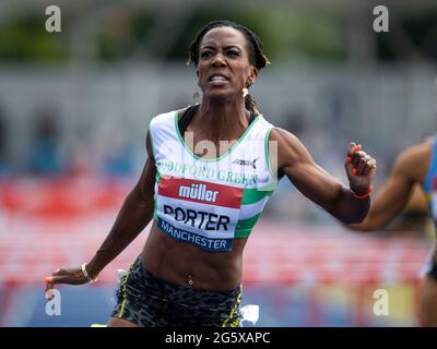 MANCHESTER - ENGLAND 25/27 JUN 21: Tiffany Porter tritt bei den Muller British Athletics Championships in der Manchester Regiona mit 100 m Hürden-Finale an Stockfoto