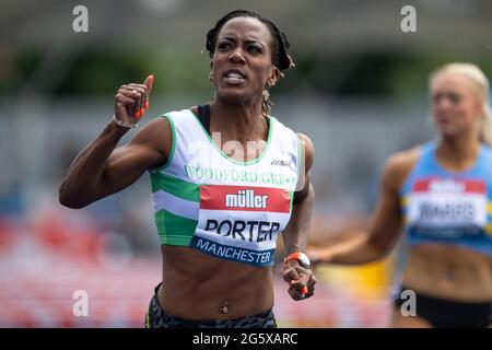 MANCHESTER - ENGLAND 25/27 JUN 21: Tiffany Porter tritt bei den Muller British Athletics Championships in der Manchester Regiona mit 100 m Hürden-Finale an Stockfoto