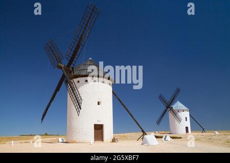 Die Windmühlen von Alcázar de San Juan, Ciudad Real, Spanien. Stockfoto