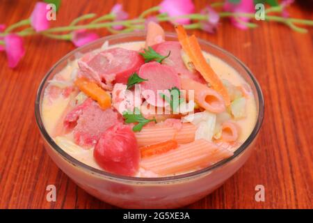 Filipino cremige Käse Pasta Stockfoto