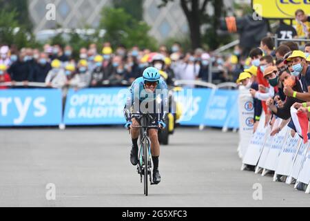 Laval, Frankreich. 30. Juni 2021: Tour de France 2021, Etappe 5, Einzelzeitfahren vom Wechsel nach Laval. Jakob Fuglsang Team Astana im Ziel. Kredit: Peter Goding/Alamy Live Nachrichten Stockfoto