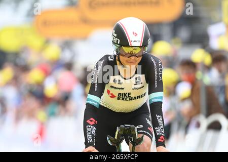 Laval, Frankreich. 30. Juni 2021: Tour de France 2021, Etappe 5, Einzelzeitfahren vom Wechsel nach Laval. Jhoan Esteban Chaves Bike Exchange Credit: Peter Goding/Alamy Live News Stockfoto