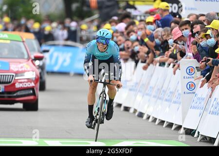 Laval, Frankreich. 30. Juni 2021: Tour de France 2021, Etappe 5, Einzelzeitfahren vom Wechsel nach Laval. Alexey Lutsenko Team Astana im Ziel. Kredit: Peter Goding/Alamy Live Nachrichten Stockfoto