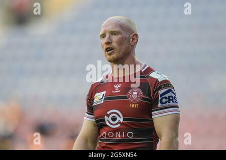 Wigan, Großbritannien. 30. Juni 2021. Liam Farrell (12) von Wigan Warriors in Aktion während des Spiels in Wigan, Vereinigtes Königreich am 6/30/2021. (Foto von Simon Whitehead/ SW Foto/News Images/Sipa USA) Quelle: SIPA USA/Alamy Live News Stockfoto