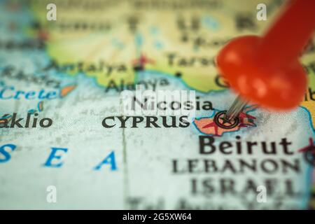 Ort Zypern und Nikosia Stadt, Push-Pin auf der Karte Nahaufnahme, Markierung des Ziels für Reisen, Tourismus und Reisekonzept, Europa Stockfoto