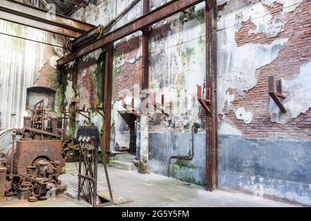 FRAY BENTOS, URUGUAY - 18. FEB 2015: Das Innere einer ehemaligen Fleischfabrik, heute Museum der industriellen Revolution. Stockfoto