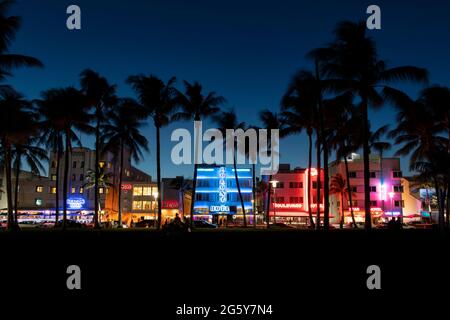 Nachtleben auf dem Ocean Drive in South Beach, Miami, Florida Stockfoto