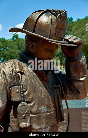 Delaware Fallen Firefighters Memorial, Dover, DE. Ein Denkmal für Feuerwehrleute des Staates Delaware, die im Dienst ihrer Gemeinden starben Stockfoto