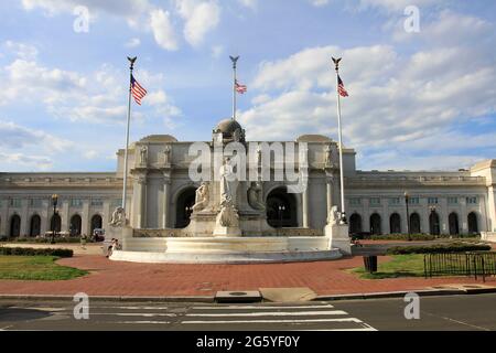 Blick auf den Columbus Circle und die Vorderseite der Union Station in Washington, DC. Stockfoto