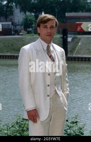 Christoph Waltz, deutsch-Österreichischer Schauspieler, Filmschauspieler, Synchronsprecher, Regisseur, Hochformat 1995. Christoph Waltz, deutsch-österreichischer Schauspieler, Filmstar, Stimmschauspieler und Regisseur, Portrait 1995. Stockfoto