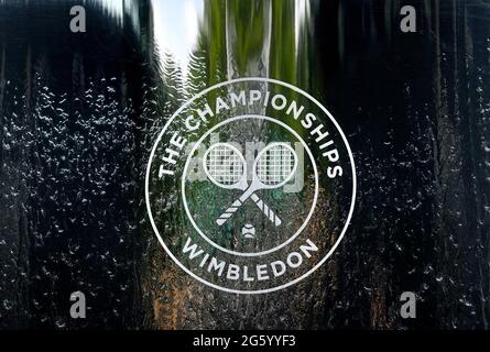 Ein allgemeiner Blick auf einen Wimbledon-Brunnen vor dem vierten Tag von Wimbledon im All England Lawn Tennis and Croquet Club, Wimbledon. Bilddatum: Donnerstag, 1. Juli 2021. Stockfoto