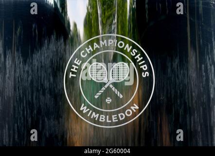 Ein allgemeiner Blick auf einen Wimbledon-Brunnen vor dem vierten Tag von Wimbledon im All England Lawn Tennis and Croquet Club, Wimbledon. Bilddatum: Donnerstag, 1. Juli 2021. Stockfoto