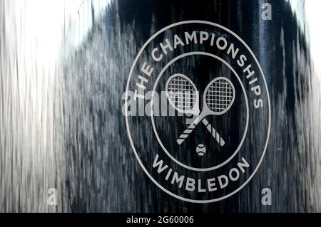 Ein allgemeiner Blick auf einen Wimbledon-Brunnen vor dem vierten Tag von Wimbledon im All England Lawn Tennis and Croquet Club, Wimbledon. Bilddatum: Donnerstag, 1. Juli 2021. Stockfoto