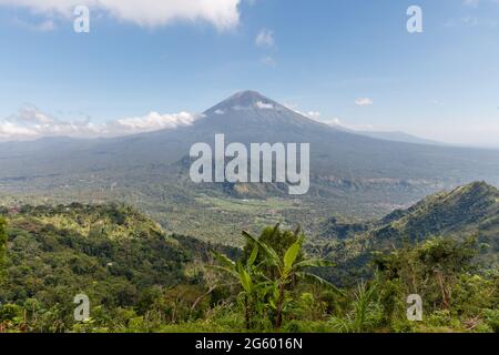 Mount Agung (Gunung Agung), Vulkan in Karangasem Regency, Bali, Indonesien Stockfoto