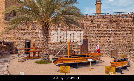 Dubai Museum im Al Fahidi Fort Innenhof. Stockfoto