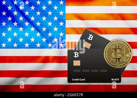 Abbildung von zwei schwarzen Kreditkarten und Bitcoin-Münze auf dem Hintergrund der Flagge der USA Stockfoto