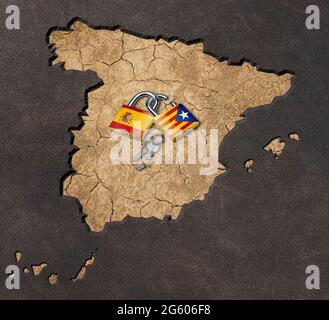 Konzeptuelles Bild des politischen Konflikts zwischen Spanien und Katalonien. Vorhängeschlösser auf der Karte von Spanien. Unabhängigkeitserklärung am 27. Oktober 2017. Stockfoto