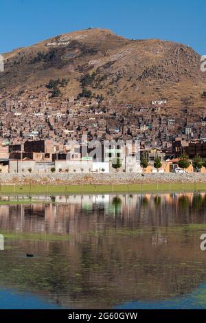 Puno, Peru' - august 2009 - Panoramablick auf die Stadt Puno Titicaca Perusee' Stockfoto