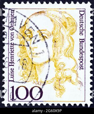 DEUTSCHLAND - UM 1986: Eine in Deutschland gedruckte Briefmarke zeigt die Mutter von König Friedrich I. von Preußen, Luise Henriette von Oranien, um 1986. Stockfoto