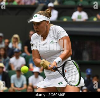 London, Gbr. Juli 2021. London Wimbledon Championships Day 4 01/07/2021 Anna Blinkova in der zweiten Runde gegen Ashleigh Barty (AUS) Credit: Roger Parker/Alamy Live News Stockfoto