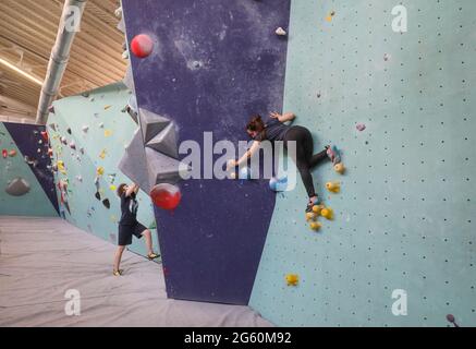 ARKOSE KLETTERWAND NATION Stockfoto