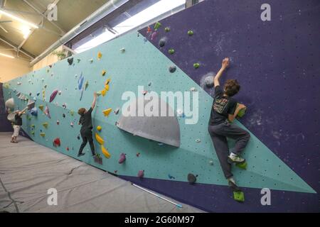 ARKOSE KLETTERWAND NATION Stockfoto