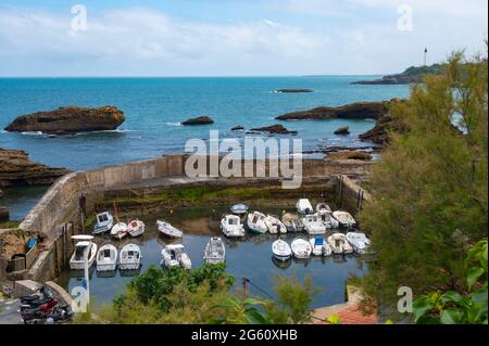 Frankreich, Pyrénées-Atlantiques (64), Pays Basque, Biarritz, Innenstadt, Port Facin Sainte Eugénie Place Stockfoto