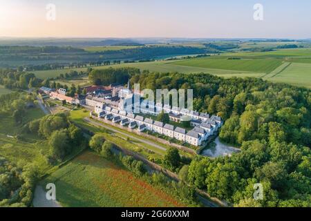 Frankreich, Pas de Calais, Neuville sous Montreuil, Chartreuse Notre Dame des Pres (Luftaufnahme) Stockfoto